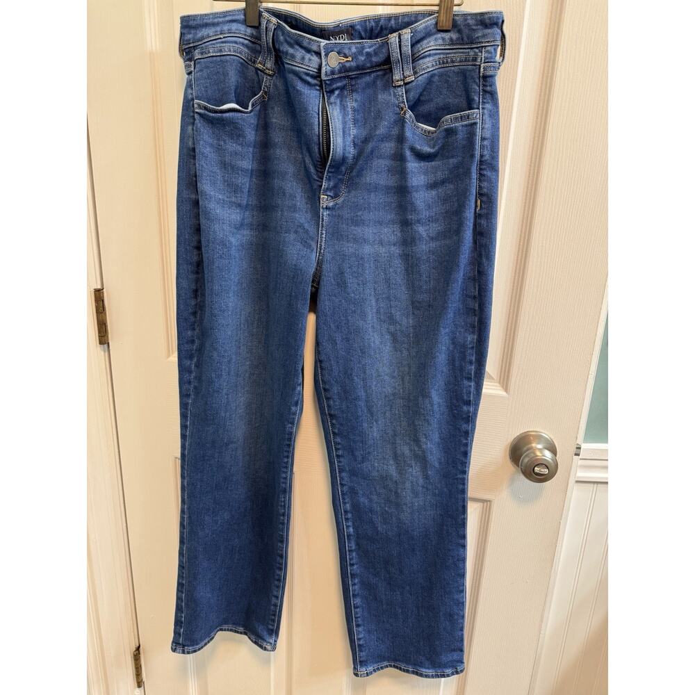 NYDJ Sz 14 Bailey Relaxed Straight Jeans 32” Inseam Lift Tuck Medium Wash